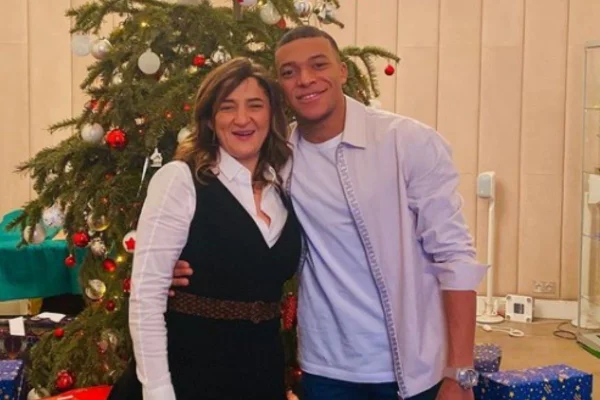 Mbappé e a mãe