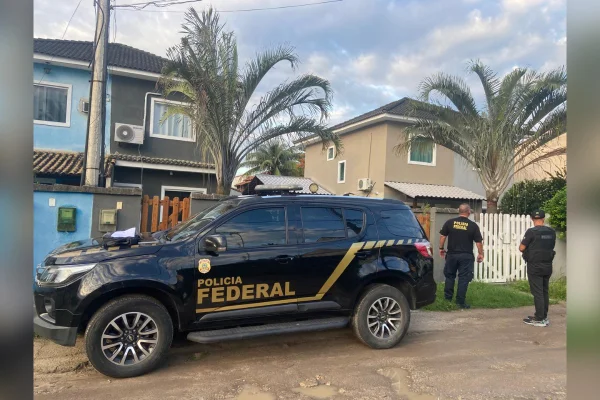 Grupo é preso por travar cartões da Caixa para dar golpes em Brasília
