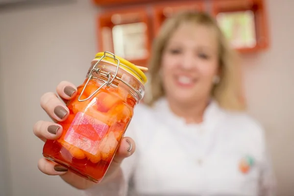 Farmácia de manipulação lança cosméticos que imitam alta-confeitaria