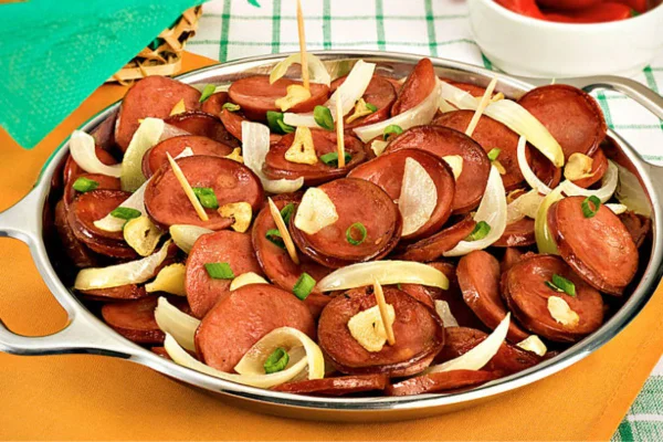 Linguiça calabresa com alho e cebola