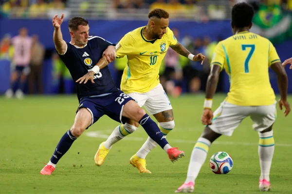 Presidente da Conmebol parabeniza Brasil após classificação na Copa - destaque galeria