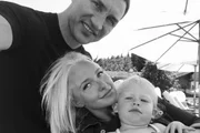 Hayden Panettiere posa com o ex, Wladimir Klitschko e a filha
