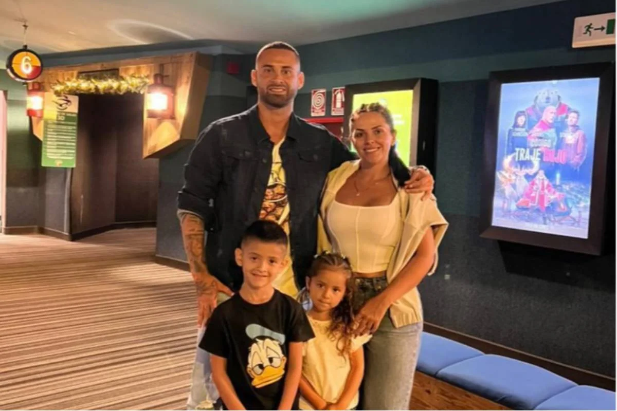 A esposa e os dois filhos do jogador argentino Lucas Trejo foram encontrados sem vida após três dias de buscas entre os escombros deixados pelos terremotos que atingiram a Venezuela A esposa e os dois filhos do jogador argentino Lucas Trejo foram encontrados sem vida após três dias de buscas entre os escombros deixados pelos terremotos que atingiram a Venezuela