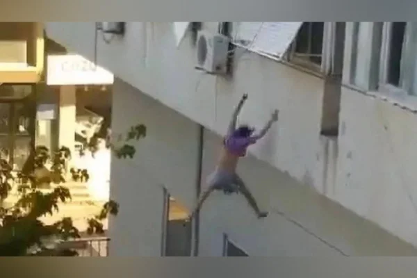 Jovem pula do 3º andar para fugir de traficantes sexuais na Turquia