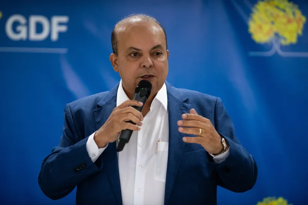 Ibaneis se reunirá com Lira para defender Fundo Constitucional do DF