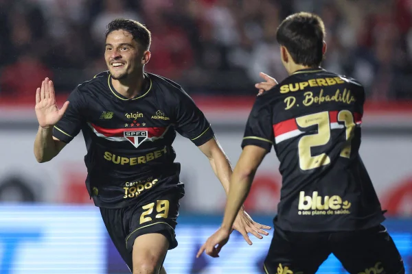 Brasileirão: São Paulo vence Atlético-MG e se aproxima do G6