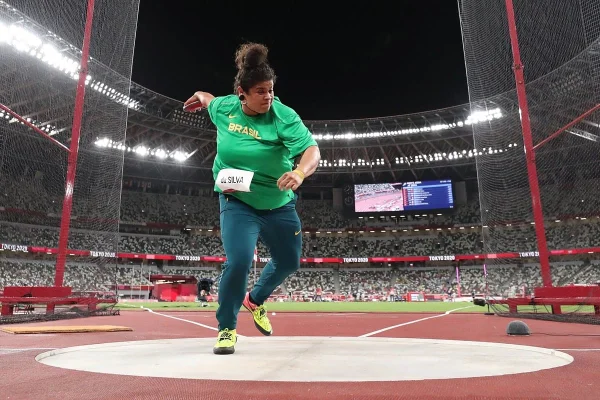 Izabela da Silva está fora da final olímpica do lançamento de disco