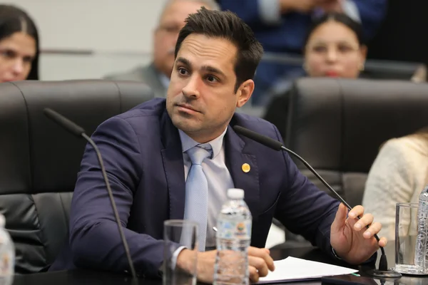 O deputado estadual Leonardo Siqueira (Novo).