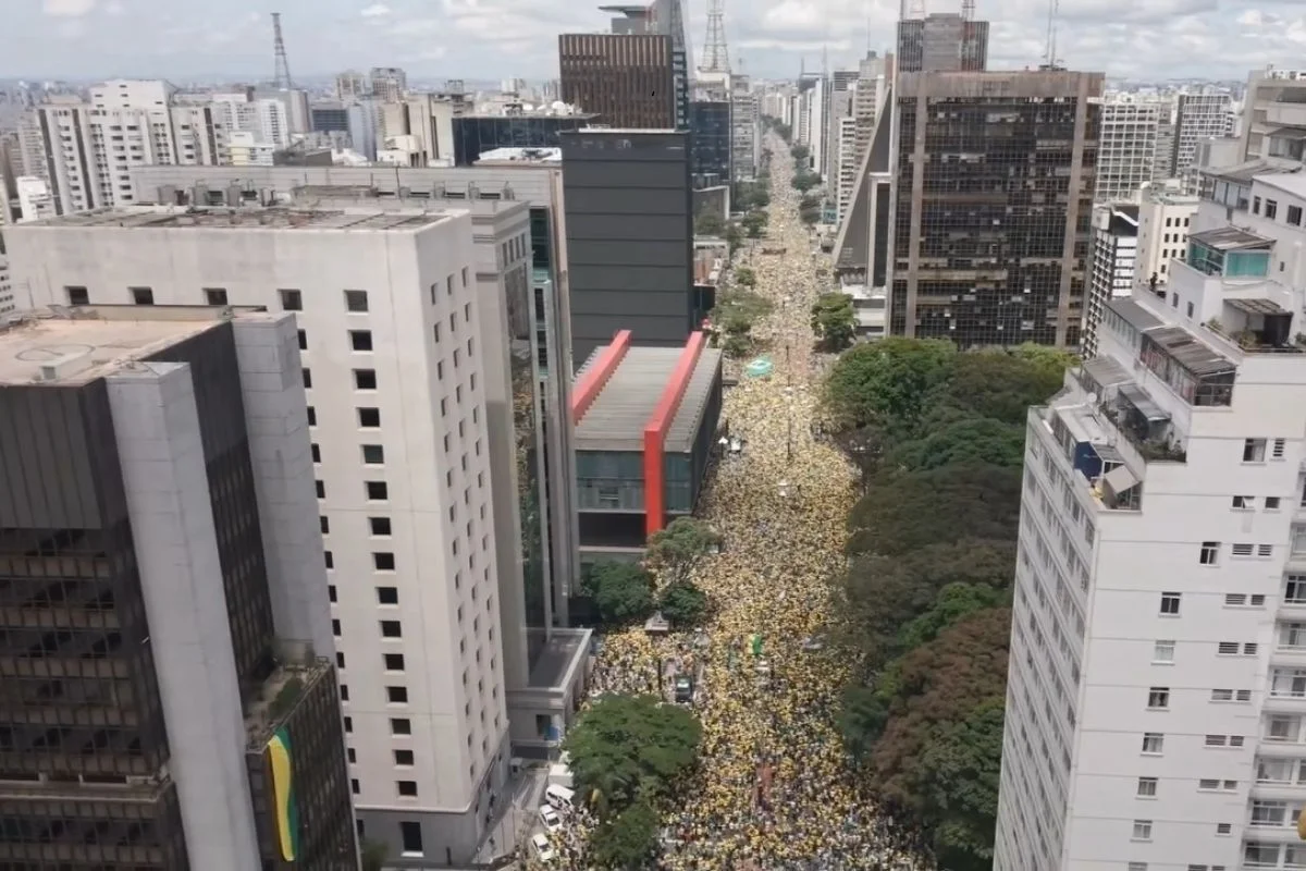 Ato pró-Flávio reuniu 71,9 mil pessoas na Paulista, mostra contagem da USP - imagem 7 Ato pró-Flávio reuniu 71,9 mil pessoas na Paulista, mostra contagem da USP - imagem 7