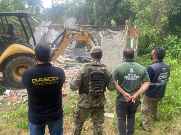 Força-tarefa derruba esconderijo de capitão Adriano da Nóbrega no Rio de Janeiro