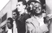 <b>"Rio, Zona Norte" (1957)</b>. Livremente inspirado na vida de Zé Keti, o longa segue Grande Otelo no papel de um sambista trapaceado pelo empresário (papel de Jece Valadão). Concorreu ao Candango no Festival de Brasília em 1958.