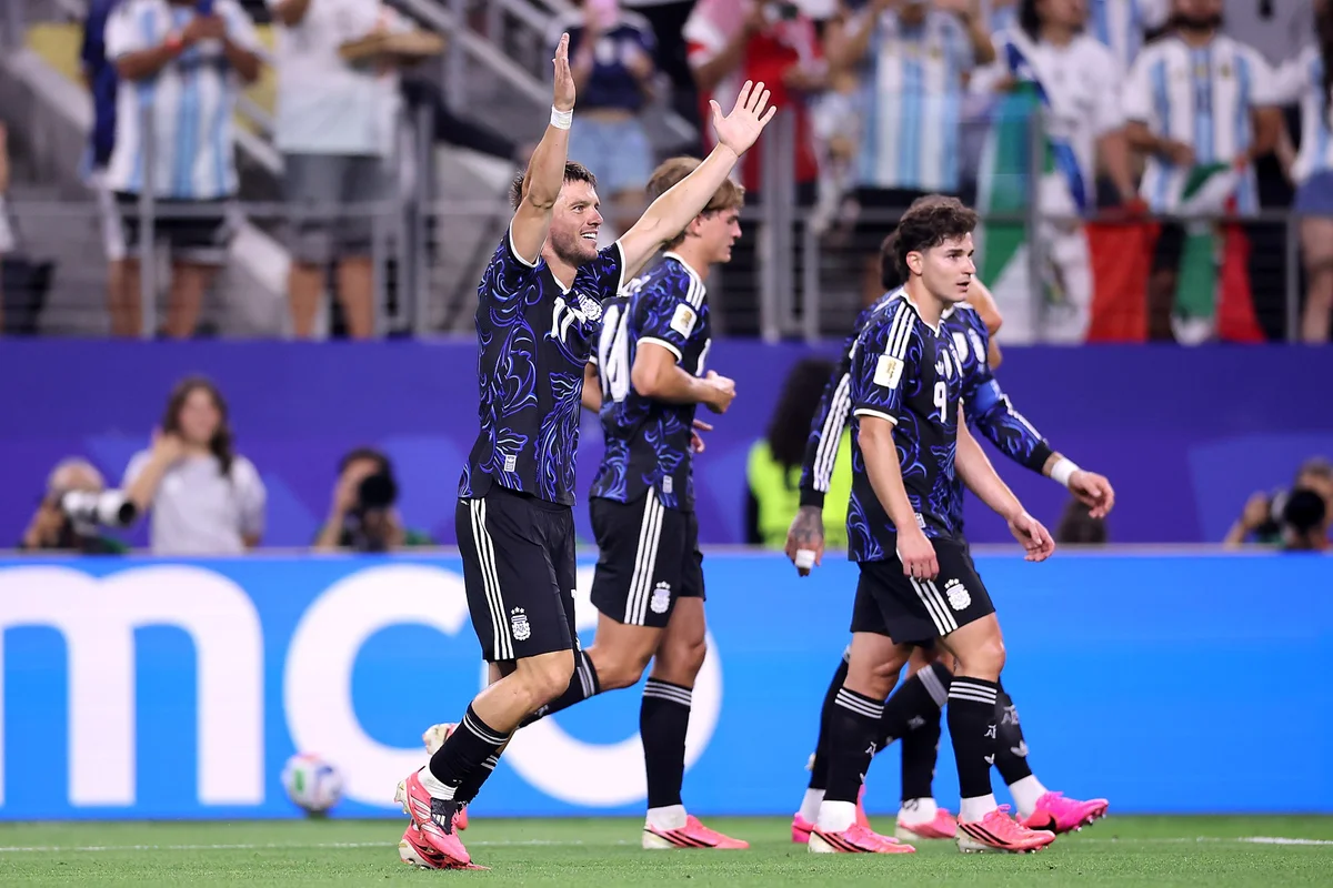 Giovani Lo Celso, de falta, marcou para a Argentina contra a Jordânia Giovani Lo Celso, de falta, marcou para a Argentina contra a Jordânia