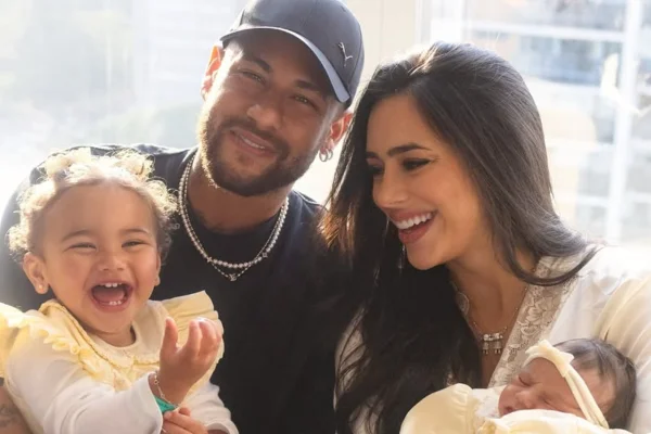 Bruna Biancardi revela nomes para filho menino com Neymar