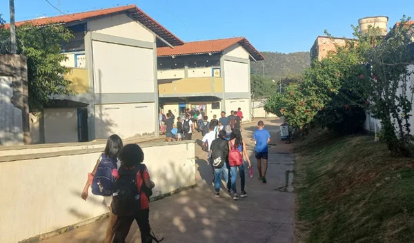 Escola pública em MG