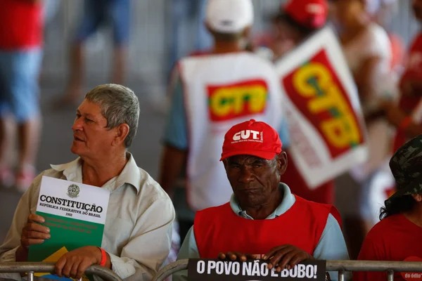 MTST organiza protestos contra cortes no Minha Casa Minha Vida