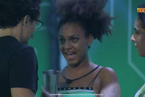 Jessilane chorando