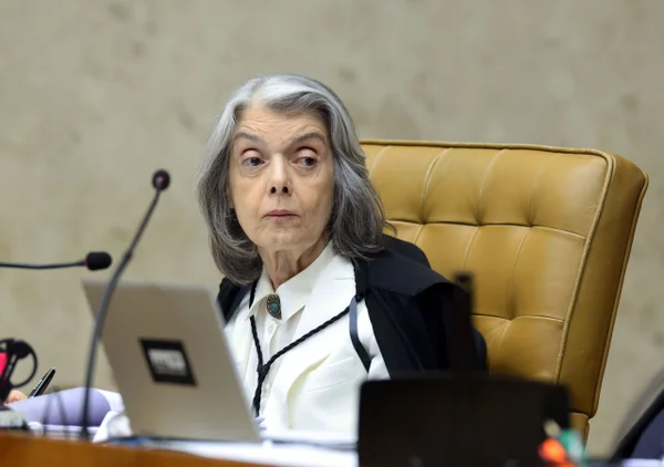 AO VIVO: STF julga se abre investigação contra Moraes