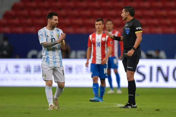 Copa América: Argentina segura pressão, bate Paraguai e se mantém invicta