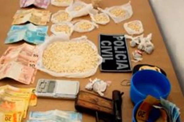Idoso é preso com 2 mil pedras de crack em local chamado “boca do velho”