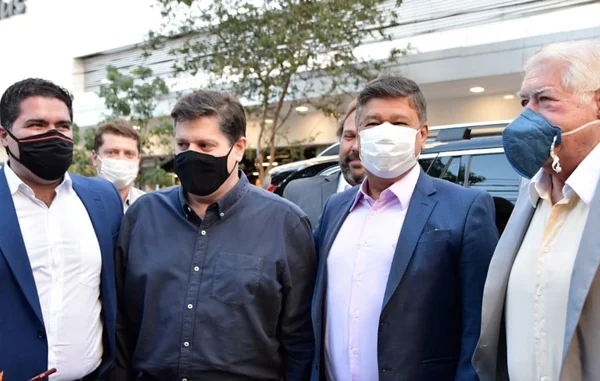 Deputados Newton Cardoso Jr e Baleia Rossi, com senador Carlos Viana e Newton Cardoso