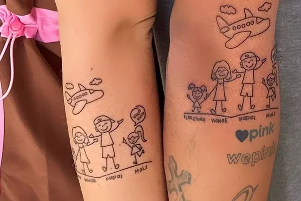 Virgínia Fonseca e Zé Felipe mostram tatuagem em homenagem à família. Na imagem, eles estão de costas um para o outro e mostram o desenho - Metrópoles