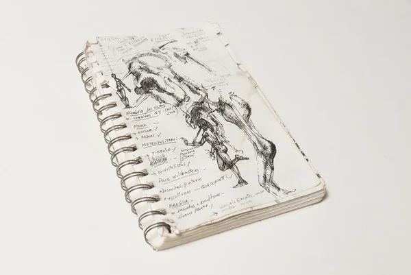 Sérgio Rizo apresenta exposição de seus cadernos de desenho