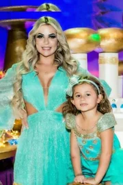 Deolane e a filha Valentina Deolane e a filha Valentina