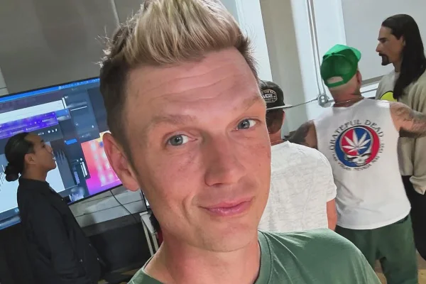 Foto colorida de Nick Carter - Metrópoles