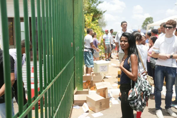Prova do Enem começou. Assista vídeo com últimos instantes da entrada dos candidatos