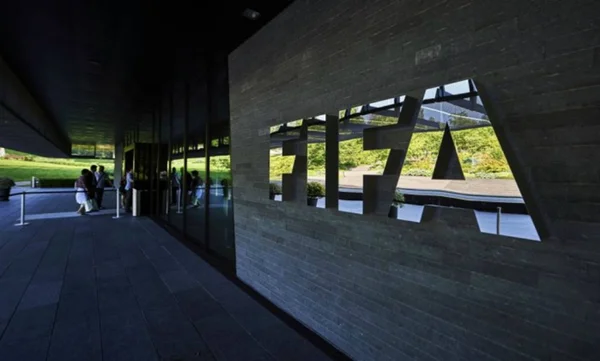 Fifa anuncia US$ 4 bilhões para “fortalecer” o futebol no mundo