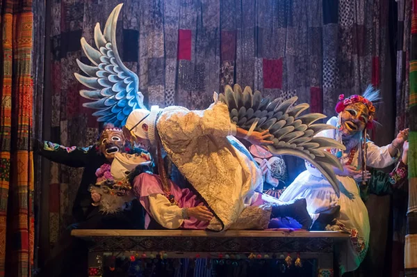 Grupo Galpão leva Pirandello das ruas para dentro da Caixa Cultural