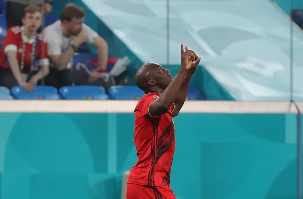 “Chris, eu te amo”, diz Lukaku, homenageando Eriksen, ao celebrar gol