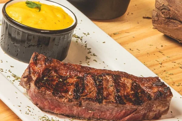 Carne com purê de mandioquinha