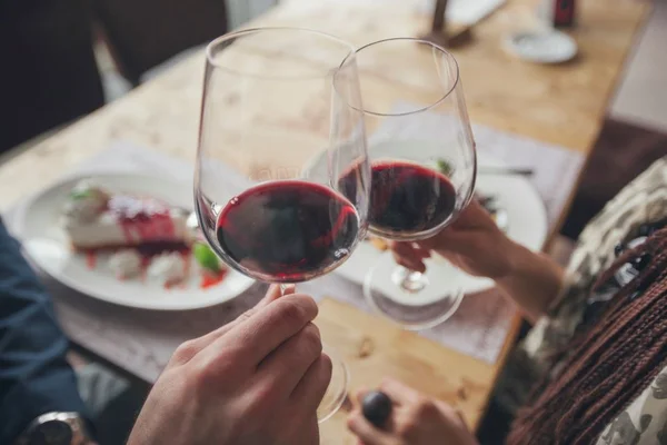Atente-se: sommelière revela 5 sinais que o vinho está estragado