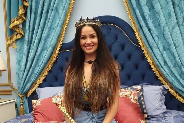 Juliette com coroa
