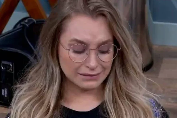 Carla Diaz chorando no BBB21