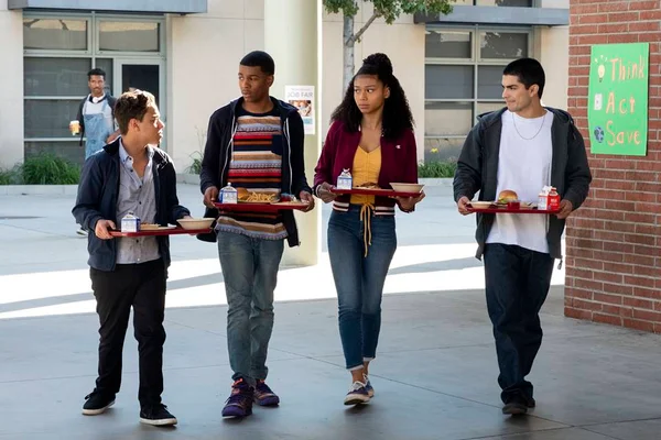 Oito seriados protagonizados por adolescentes disponíveis na Netflix