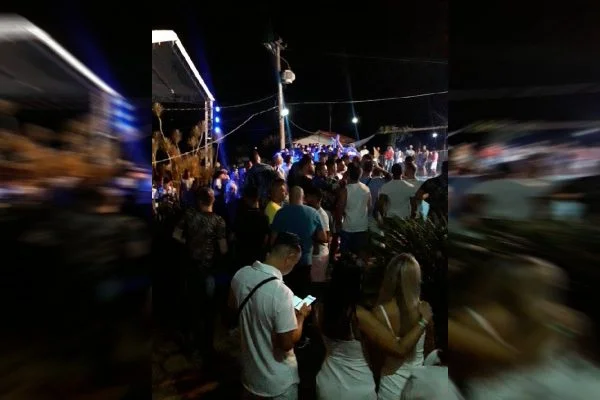 Aglomeração em festa