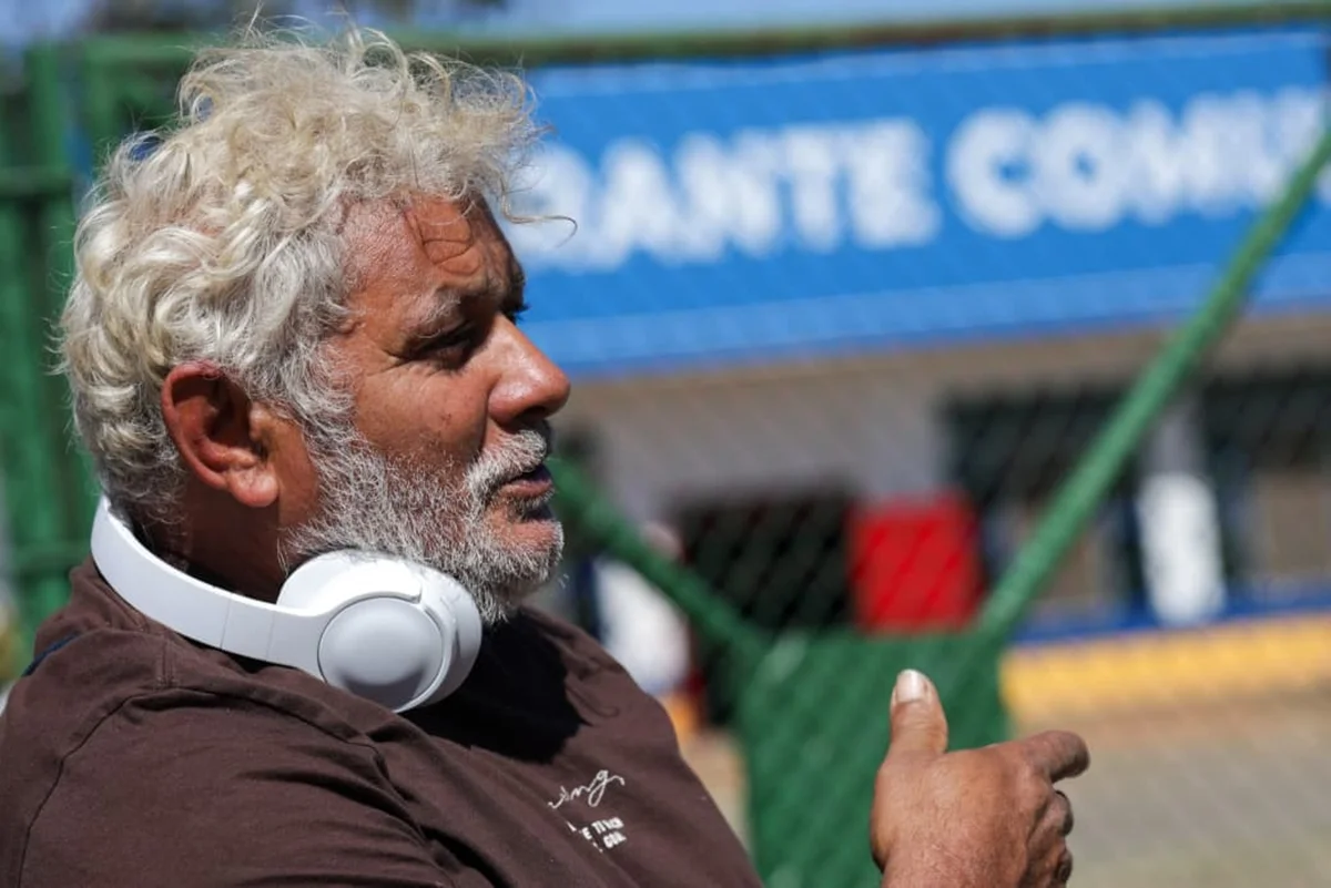 Francisco Ferreira da Silva, 53 anos, conta que as muitas pessoas dependem do restaurante diariamente Francisco Ferreira da Silva, 53 anos, conta que as muitas pessoas dependem do restaurante diariamente