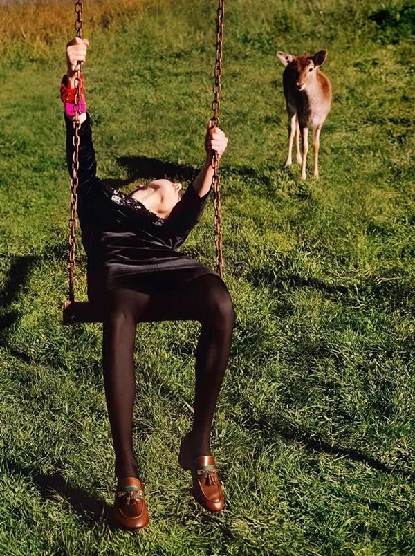 Modelo e veado na campanha de Pre-fall 2020 da Gucci