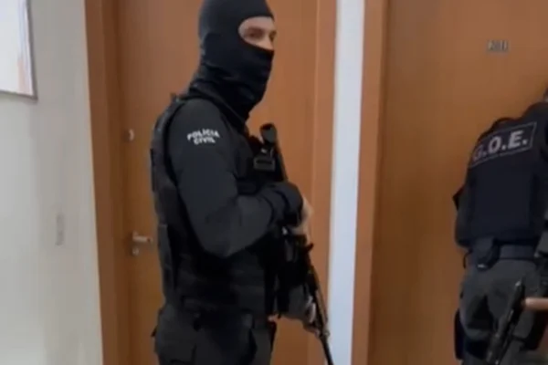 Bonde ostentação dá golpe em procurador e torra dinheiro em viagens