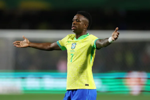 Foto colorida de Vini Jr, durante jogo da Seleção Brasileira contra o Equador, pelas Eliminatórias - Metrópoles