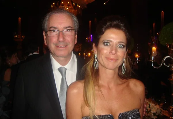 Mulher de Cunha quer retirar competência de Moro para julgá-la