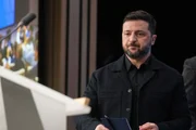 O presidente ucraniano Volodymyr Zelensky fala com a imprensa antes da cúpula da União Europeia, na Bélgica O presidente ucraniano Volodymyr Zelensky fala com a imprensa antes da cúpula da União Europeia, na Bélgica
