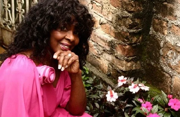 Cantora Carmen Silva morre aos 71 anos