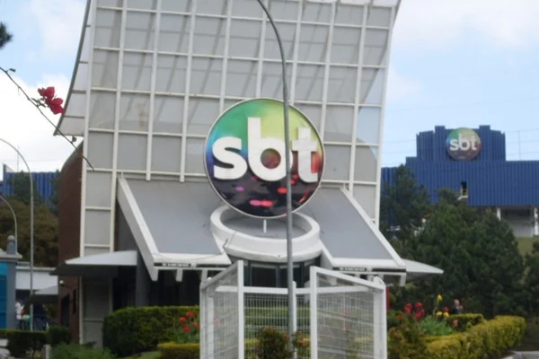 Jornalista do SBT é afastado com suspeita de coronavírus