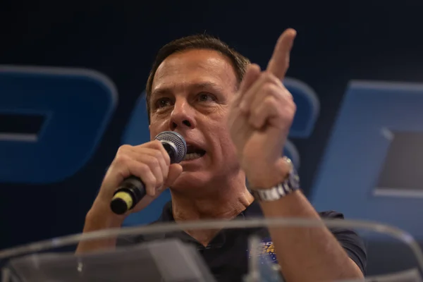 Doria mira Lula e Bolsonaro em 1° discurso como candidato a presidente