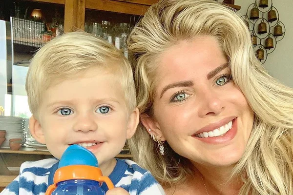 Karina Bacchi estreia reality show sobre tentativa de engravidar