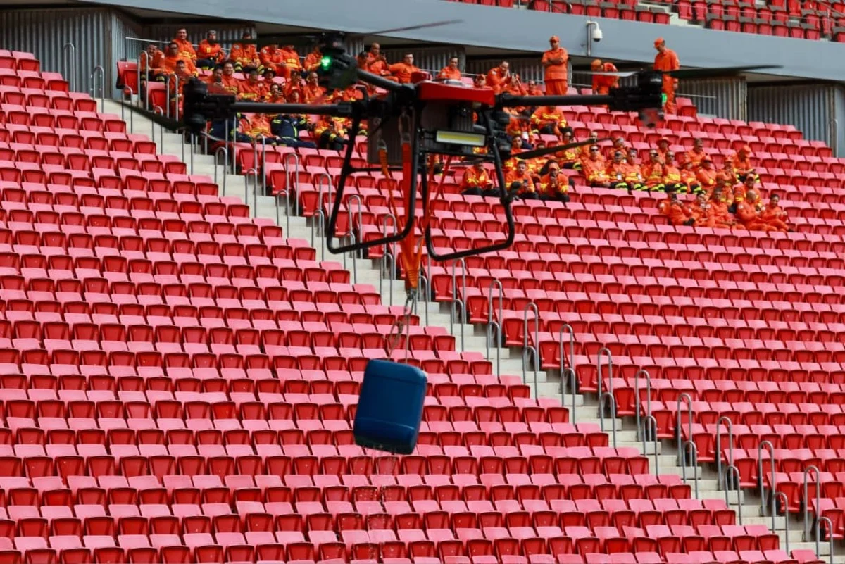 A Arena Mané Garrincha foi palco, na manhã desta quinta-feira (29/10), de um simulado de resposta a emergências e desastres envolvendo produtos perigosos e as chamadas ameaças QBRNE (Química, Biológica, Radiológica, Nuclear e Explosivos)