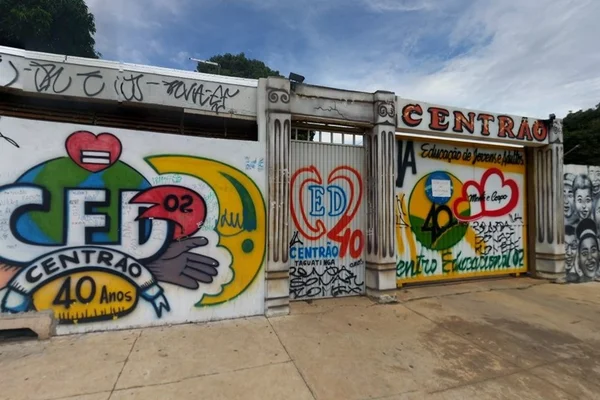 Vídeo: estudante esfaqueia colega em pátio de escola no DF